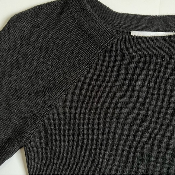 Merino Wool Crew Sweater Black Small Contrast Ivory Sleeves - Picture 9 of 13